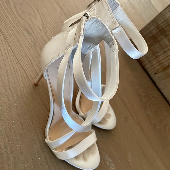 Vince Camuto Devinhara Ankle Strap Sandal - Picture 8 of 11